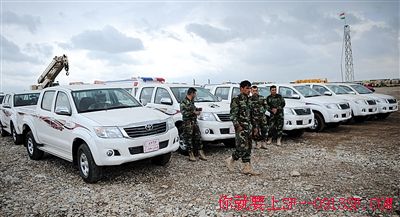 13日,土耳其增援15辆汽车支撑库尔德武装袭击“伊斯兰国”。此前,土耳其军方在边疆逮捕多名造孽入境者,这些人中就混有“伊斯兰国”成员。 13日,土耳其增援15辆汽车支撑库尔德武装袭击“伊斯兰国”。此前,土耳其军方在边疆逮捕多名造孽入境者,这些人中就混有“伊斯兰国”成员。